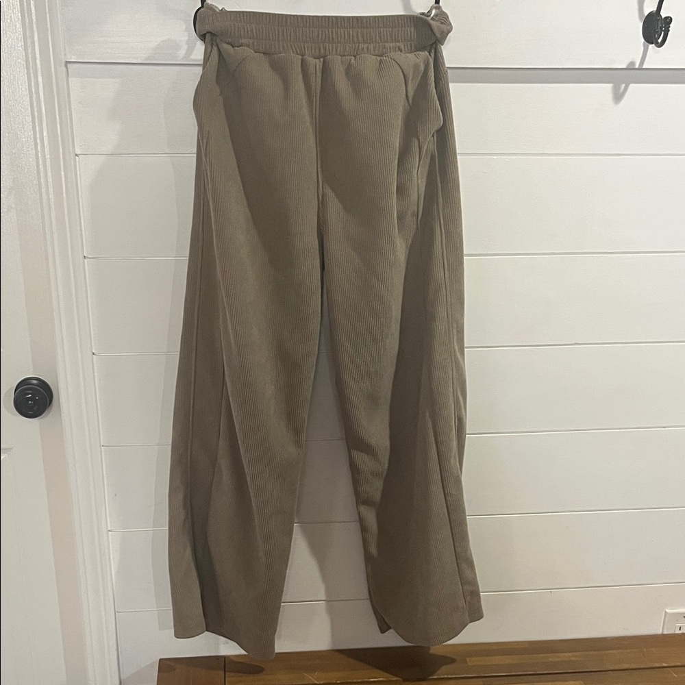 HALARA Men's Corduroy Pants in Tan